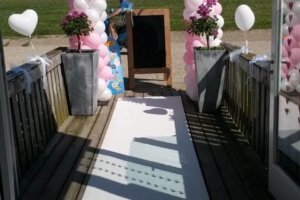 in4more-ballonneboog-bruiloft-roze-parelmoer-wit-zilt-harlingen