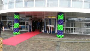 in4more-ballonslinger-pilaar-onstage-sneek